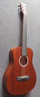 Sigma TM-15+ Traveler gitaar massief mahonie met dikke hoes
