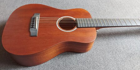 Sigma TM-15+ Traveler gitaar massief mahonie met dikke hoes