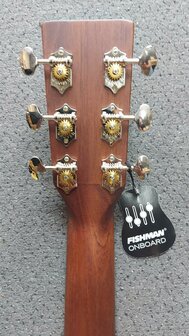 Sigma DTC-28HE+ dreadnought, nu met koffer
