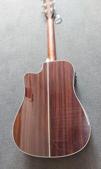 Sigma DTC-28HE+ dreadnought, nu met koffer