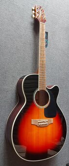 Takamine GN51CEBSB electro-akoestische Grand Auditorium met cutaway, brown sunburst