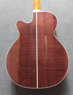 Takamine GN51CEBSB electro-akoestische Grand Auditorium met cutaway, brown sunburst