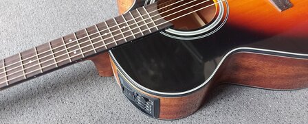 Takamine GF15CEBSB electro-akoestische Folk gitaar met cutaway