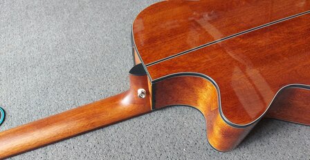 Takamine GF30CEBSB electro-akoestische Folk gitaar met cutaway
