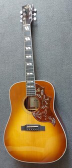 Sigma DM-SG5+ Hummingbird Cherry Sunburst, electro-akoestisch, nu met gevoerde hoes