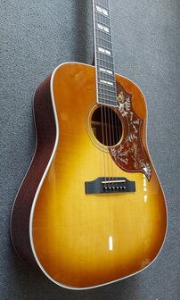 Sigma DM-SG5+ Hummingbird Cherry Sunburst, electro-akoestisch, nu met gevoerde hoes