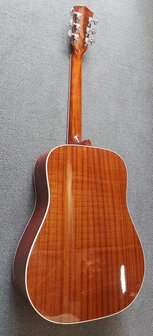 Sigma DM-SG5+ Hummingbird Cherry Sunburst, electro-akoestisch, nu met gevoerde hoes
