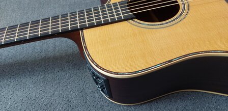 Takamine TN18C - Dreadnought Cutaway Electro