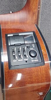 Takamine GD30CENAT electro-akoestische Dreadnought met cutaway