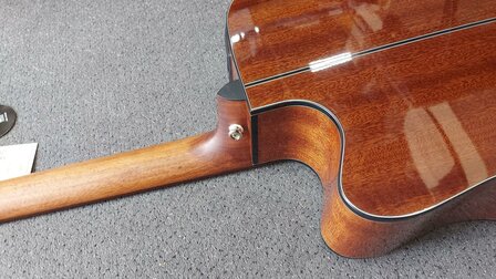 Takamine GD30CENAT electro-akoestische Dreadnought met cutaway