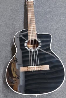 Takamine GC2CE-BLK electro-akoestische nylonsnarige gitaar