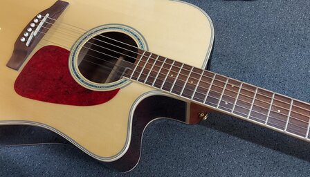 Takamine GD71CENAT electro-akoestische Dreadnought met cutaway