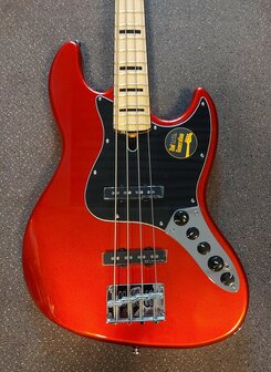 Sire Marcus Miller V7 Vintage 4-snarige basgitaar, helder metallic rood