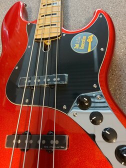 Sire Marcus Miller V7 Vintage 4-snarige basgitaar, helder metallic rood