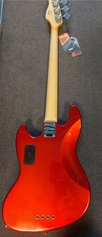 Sire Marcus Miller V7 Vintage 4-snarige basgitaar, helder metallic rood