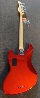 Sire Marcus Miller V7 Vintage 4-snarige basgitaar, helder metallic rood