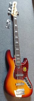 Sire Marcus Miller V7+ alder 5-string 2nd gen bass guitar tobacco sunburst