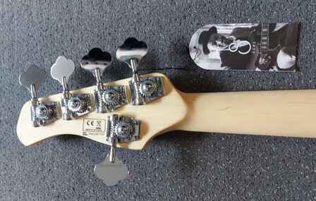 Sire Marcus Miller V7+ alder 5-string 2nd gen bass guitar tobacco sunburst