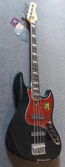 Sire Marcus Miller V7+ 2nd Gen Series 4-snarige basgitaar, zwart / black