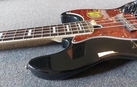 Sire Marcus Miller V7+ 2nd Gen Series 4-snarige basgitaar, zwart / black