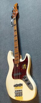 Sire Basses V5 Series Marcus Miller basgitaar, Vintage White