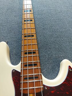 Sire Basses V5 Series Marcus Miller basgitaar, Vintage White