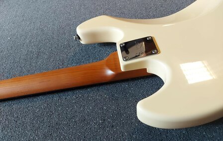 Sire Basses V5 Series Marcus Miller basgitaar, Vintage White