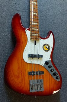 Sire Basses V8 Marcus Miller swamp ash 4-string active bass guitar, sunburst