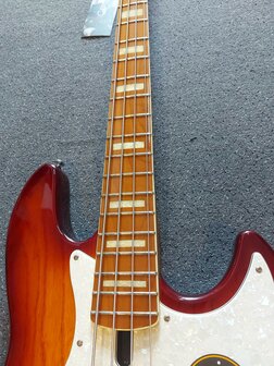 Sire Basses V8 Marcus Miller swamp ash 4-string active bass guitar, sunburst
