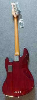 Sire Basses V8 Marcus Miller swamp ash 4-string active bass guitar, sunburst