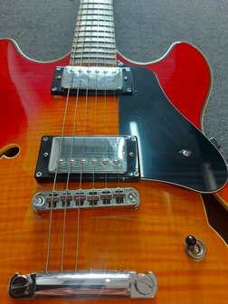 Sire H7 Series Larry Carlton electric archtop, Cherry Sunburst
