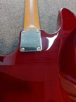 Sire Basses V7+ Series Marcus Miller fretless basgitaar Tobacco Sunburst