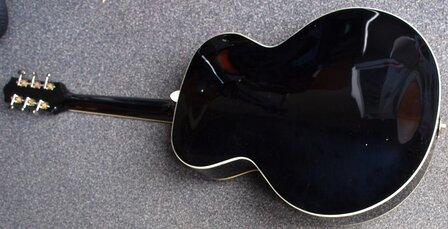 The Loar Archtop Semi-Acoustic Guitar LH-600-BK met case, electro-acoustic