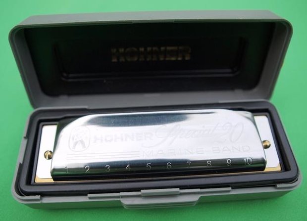 Hohner Special 20 Classic 560/20 met kunststof case, diverse stemmingen
