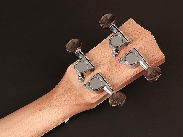 Korala UKT-910 tenor ukulele met gitaarmechanieken, geheel dao