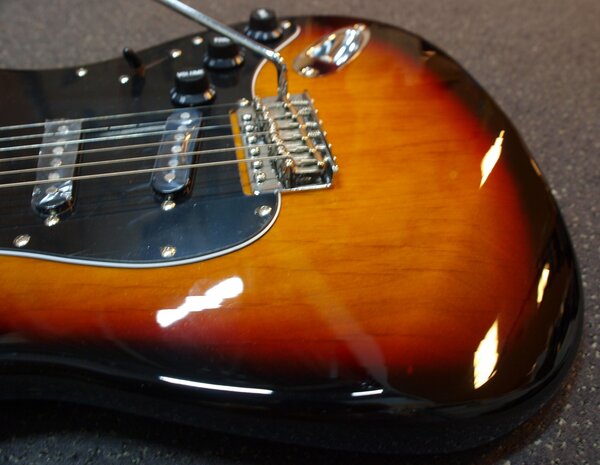 London City Spitfire MKII, Tobacco Sunburst met zwarte slagplaat 