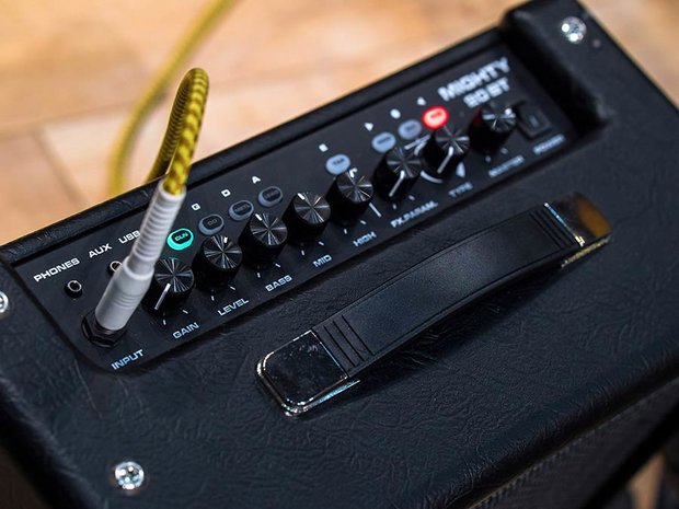 Nux Mighty 20BT versterker voor electrische gitaar, met bluetooth