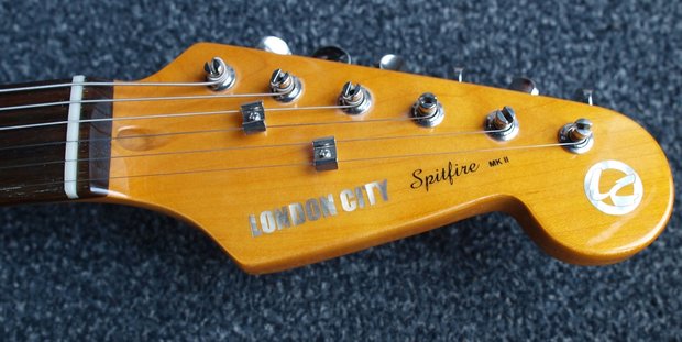 London City Spitfire MKII RW, Zwart met zwarte slagplaat 