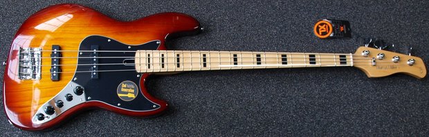 Sire Marcus Miller V7+ Vintage Swamp Ash 4-snarige basgitaar, Tobacco Sunburst, 2nd Gen