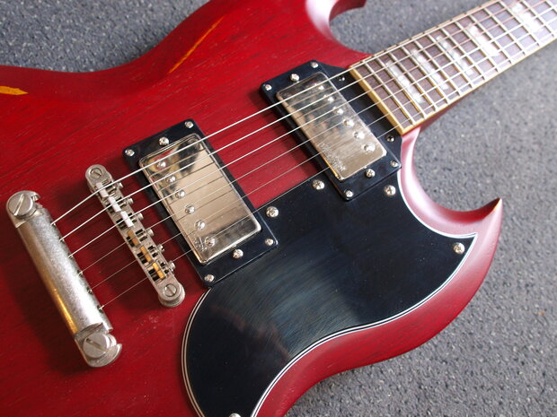 Vintage VS6 Icon Series MR Mahonie, SG-model met Marshall versterker