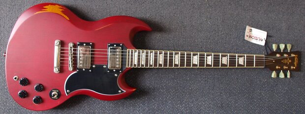 Vintage VS6 Icon Series MRCR Relic Cherry Red, SG-model elektrische gitaar