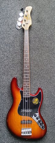 Sire Marcus Miller V3+ 4-string bass guitar tobacco sunburst, 2nd Gen