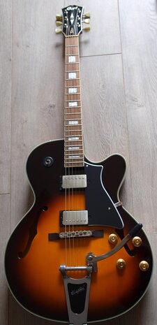 Cort Yorktown BV met Bigsby Vibrato