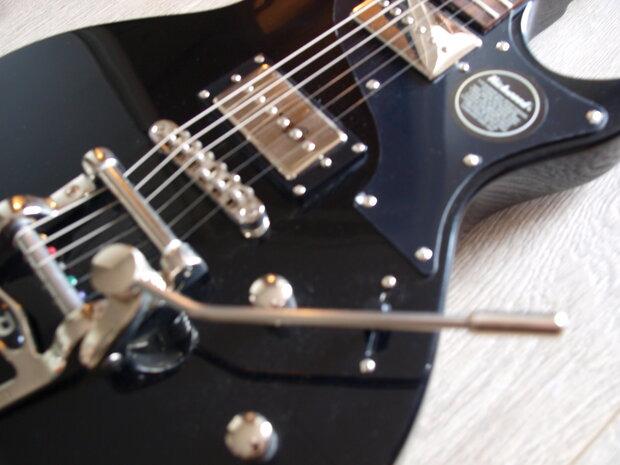 Richwood Master Series electric guitar "Retro Special Tremola" Black Sparkle