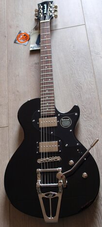 Richwood Master Series electric guitar "Retro Special Tremola" Black Sparkle