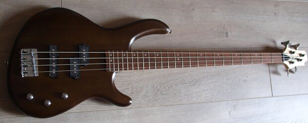 CORT Basgitaar, Action Junior, Open Pore, Walnut