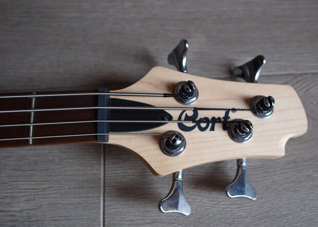 CORT Basgitaar, Action Junior, Open Pore, Walnut