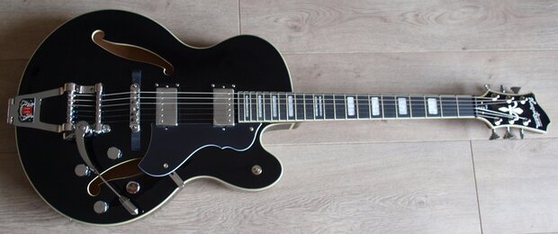 ​HAGSTROM Tremar HJ500 Black, nu met Hagstrom koffer