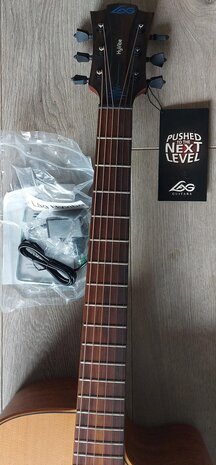 Lâg Tramontane Hyvibe 10 Satin, Smart Guitar 