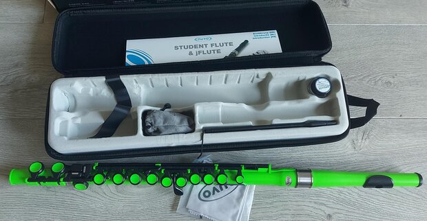 Nuvo Student Flute, Laser Green